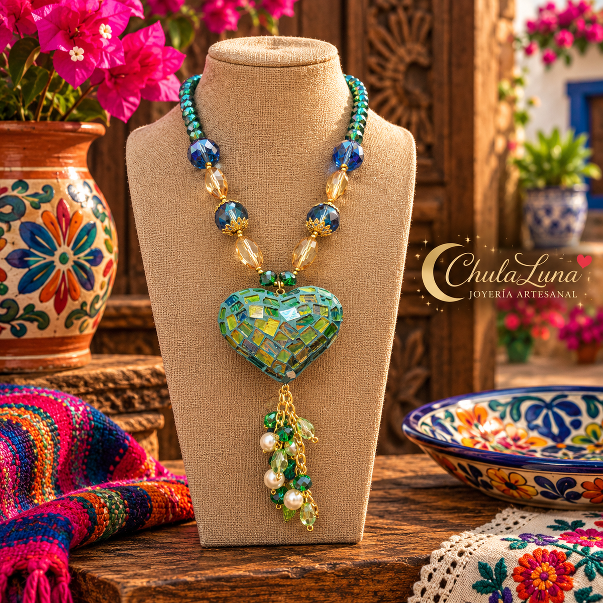Maxi Collar Artesanal de Cristal con Corazón de Barro y Mosaico de Vidrio